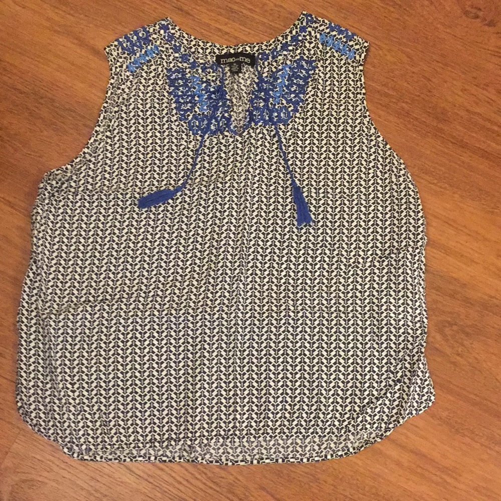 Sleeveless Dress Shirt with tassels